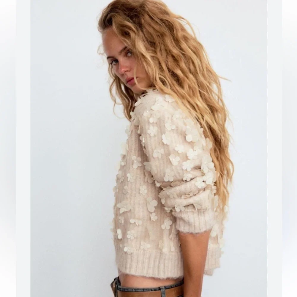 Zara Cream Combination Knit Floral Sweater Size Small Excellent Condition!